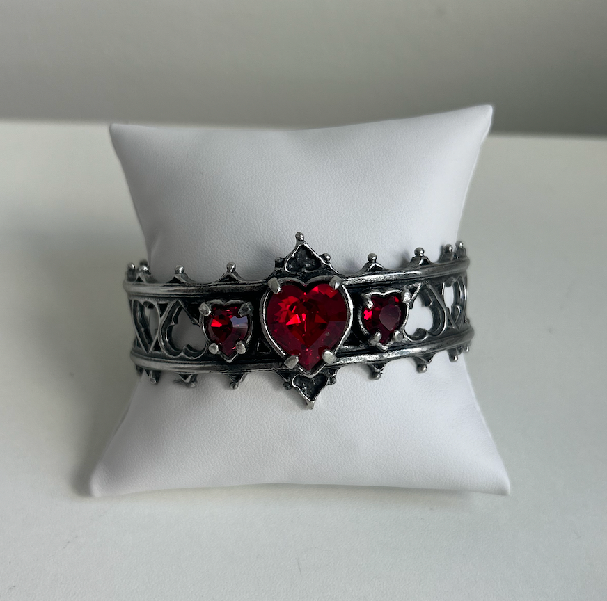 Heart of Kennilworth Bangle