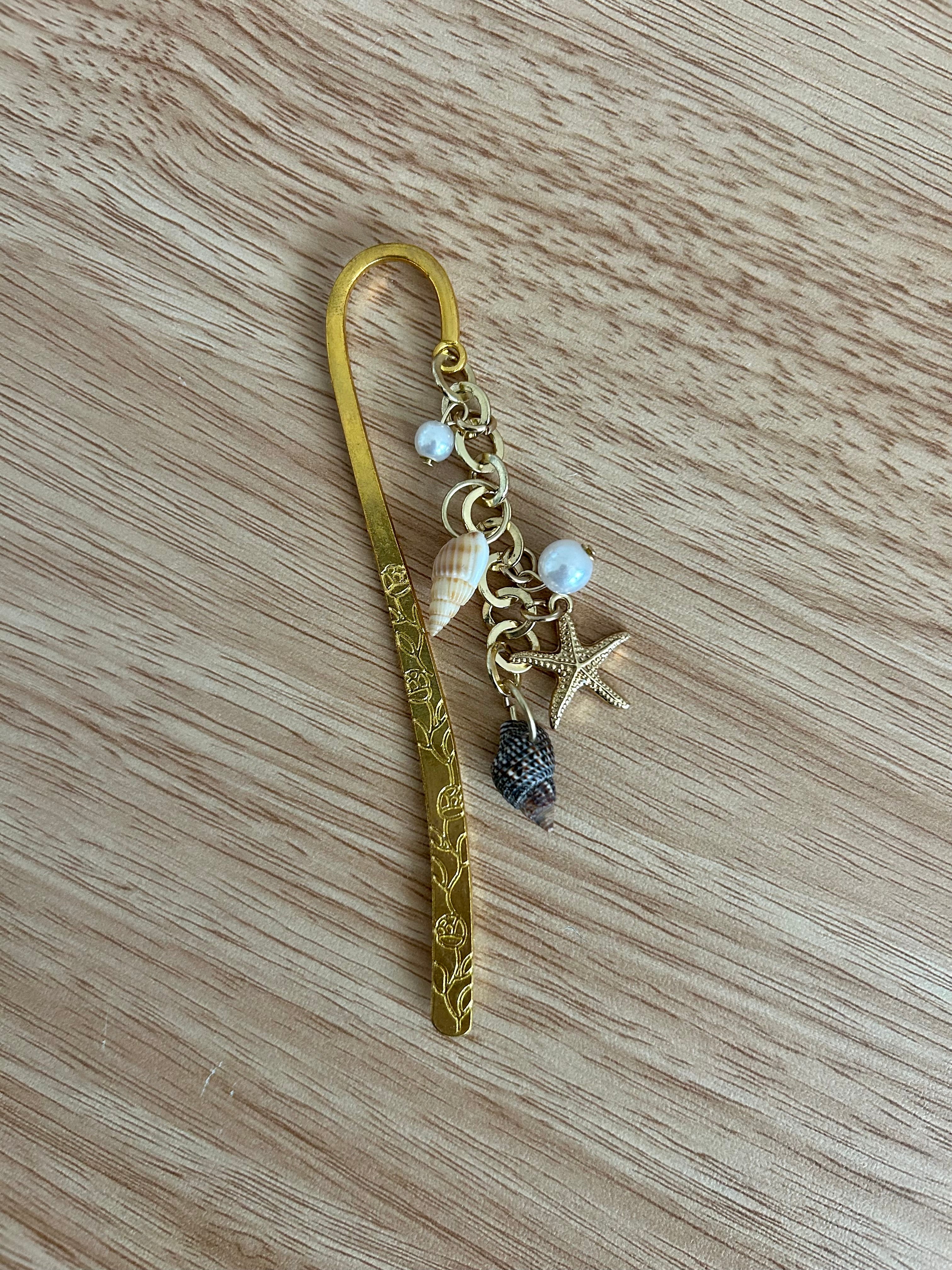 Ocean Floor – Seashell Charm Bookmark