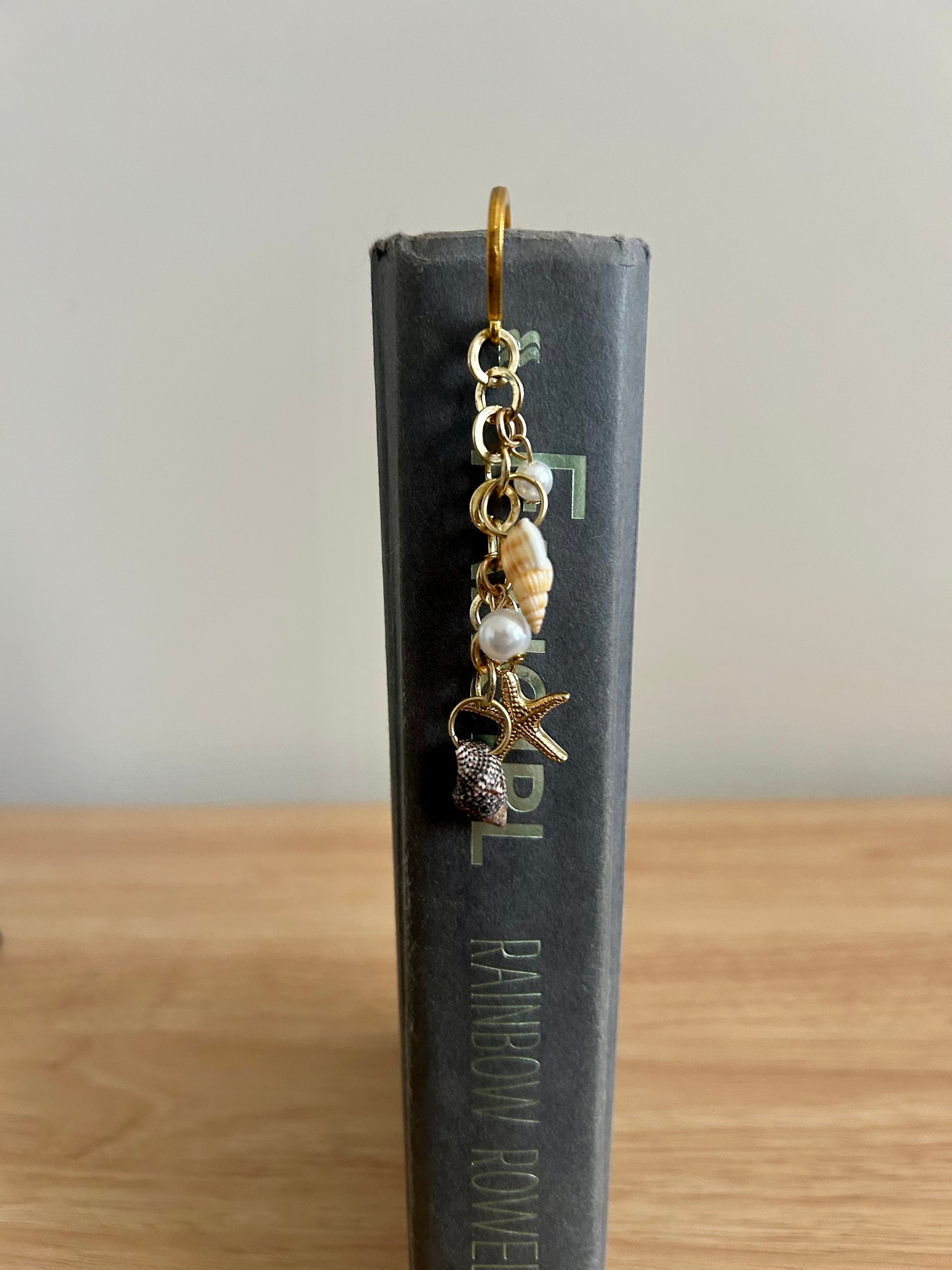 Ocean Floor – Seashell Charm Bookmark-2