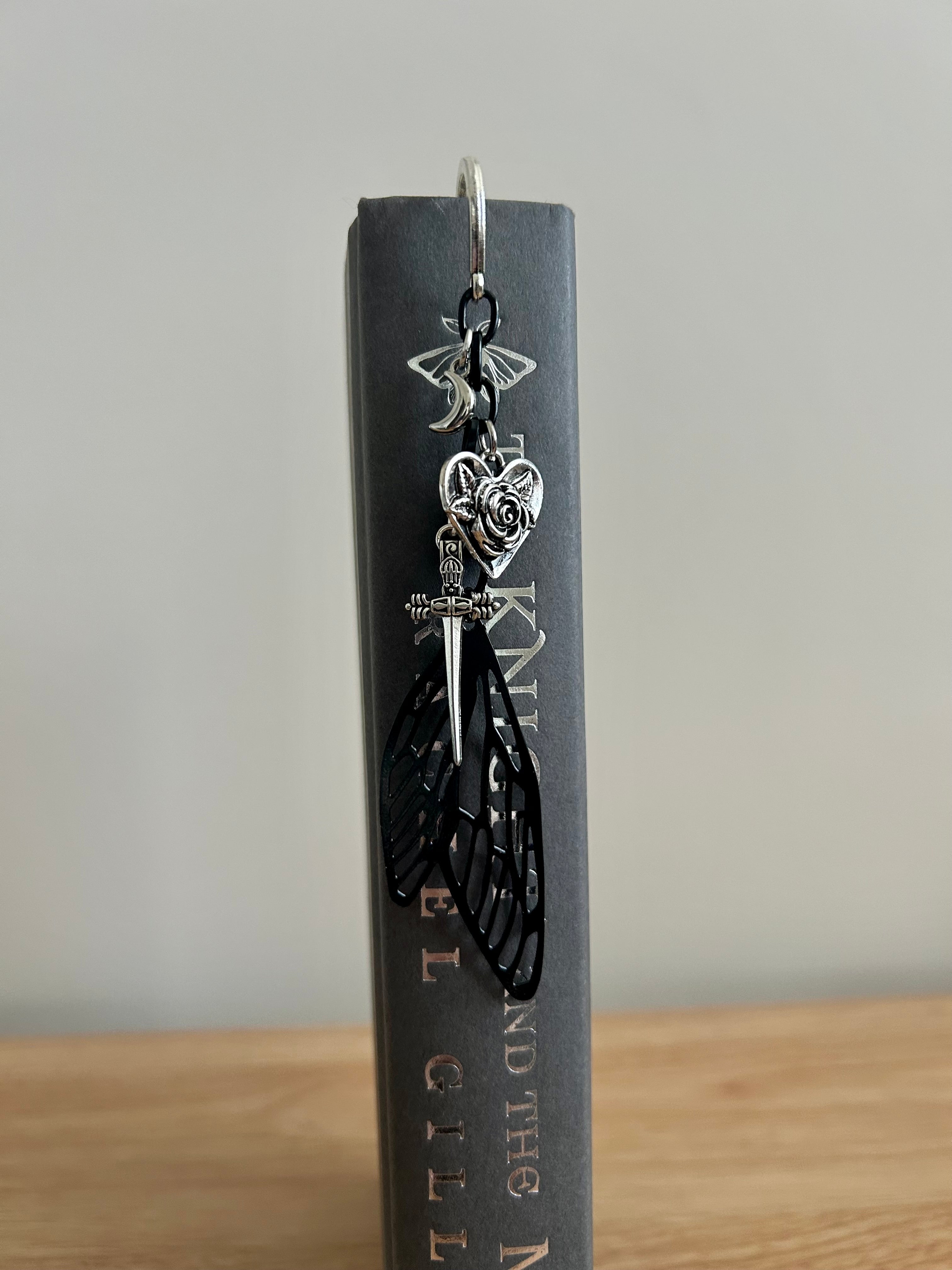 Knight Moth– Charm Bookmark-zoom-2