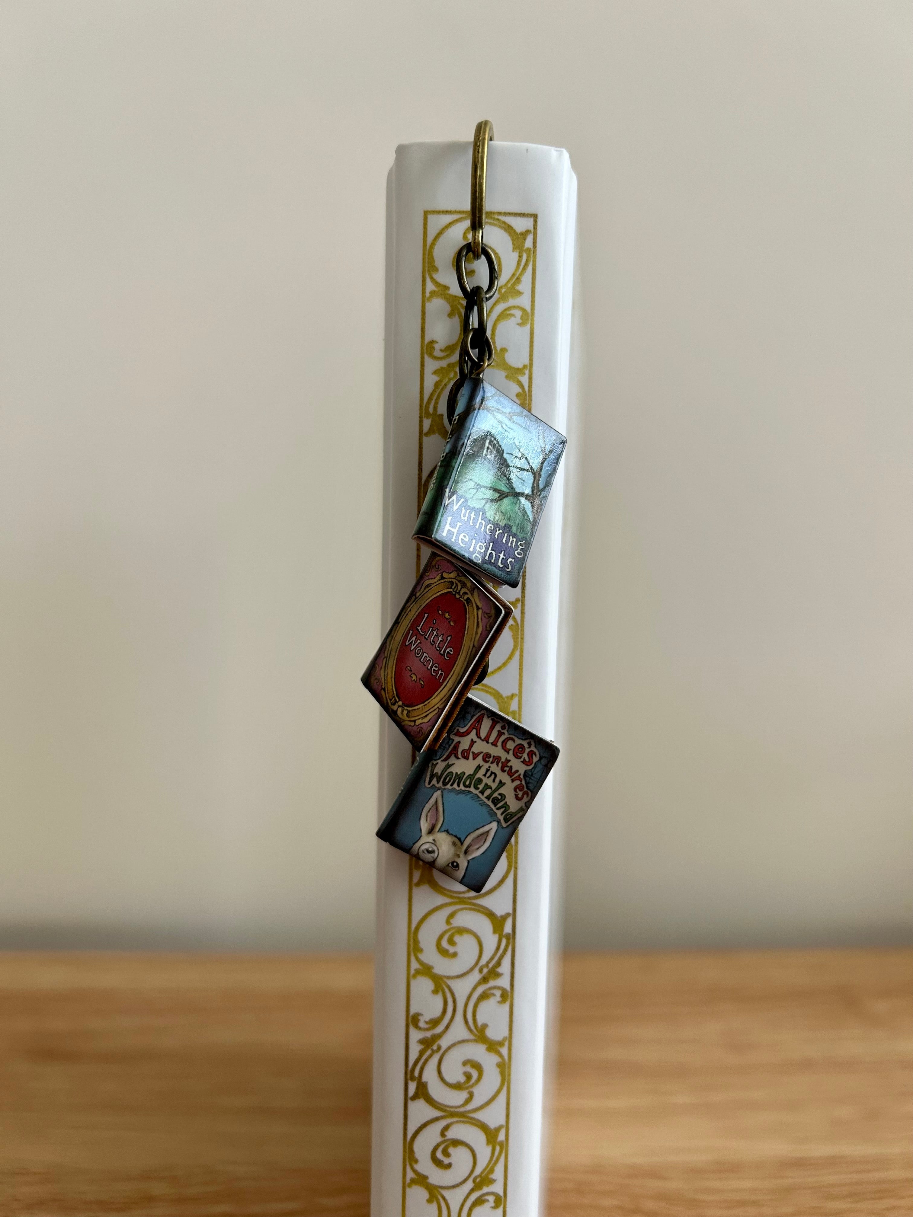 The Classics – Mini Novel Charm Bookmark-zoom-1