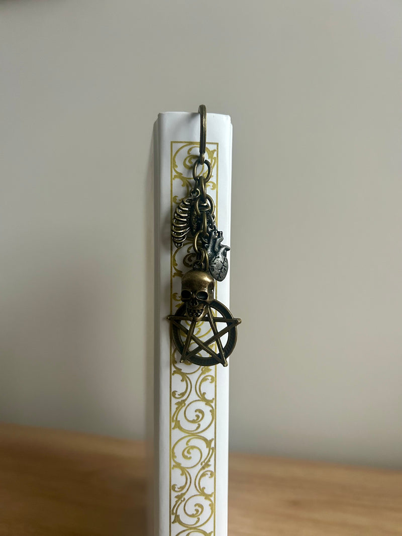 Witch’s Bones Bookmark-zoom-