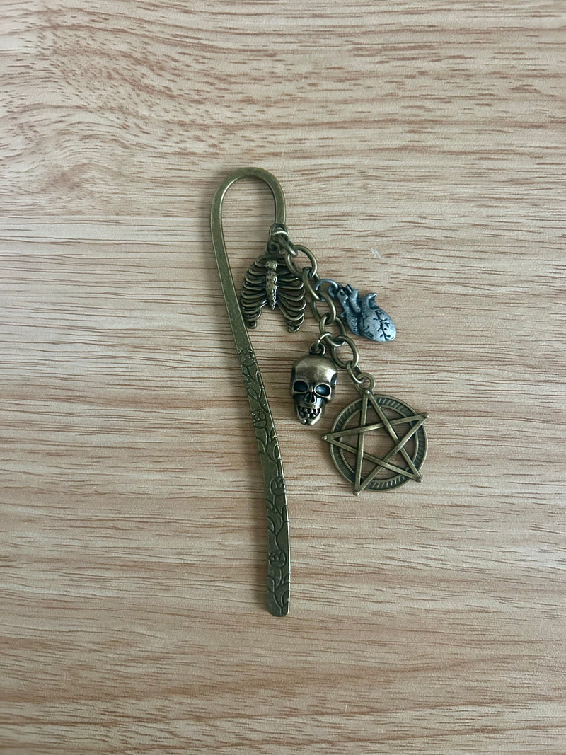 Witch’s Bones Bookmark-zoom-