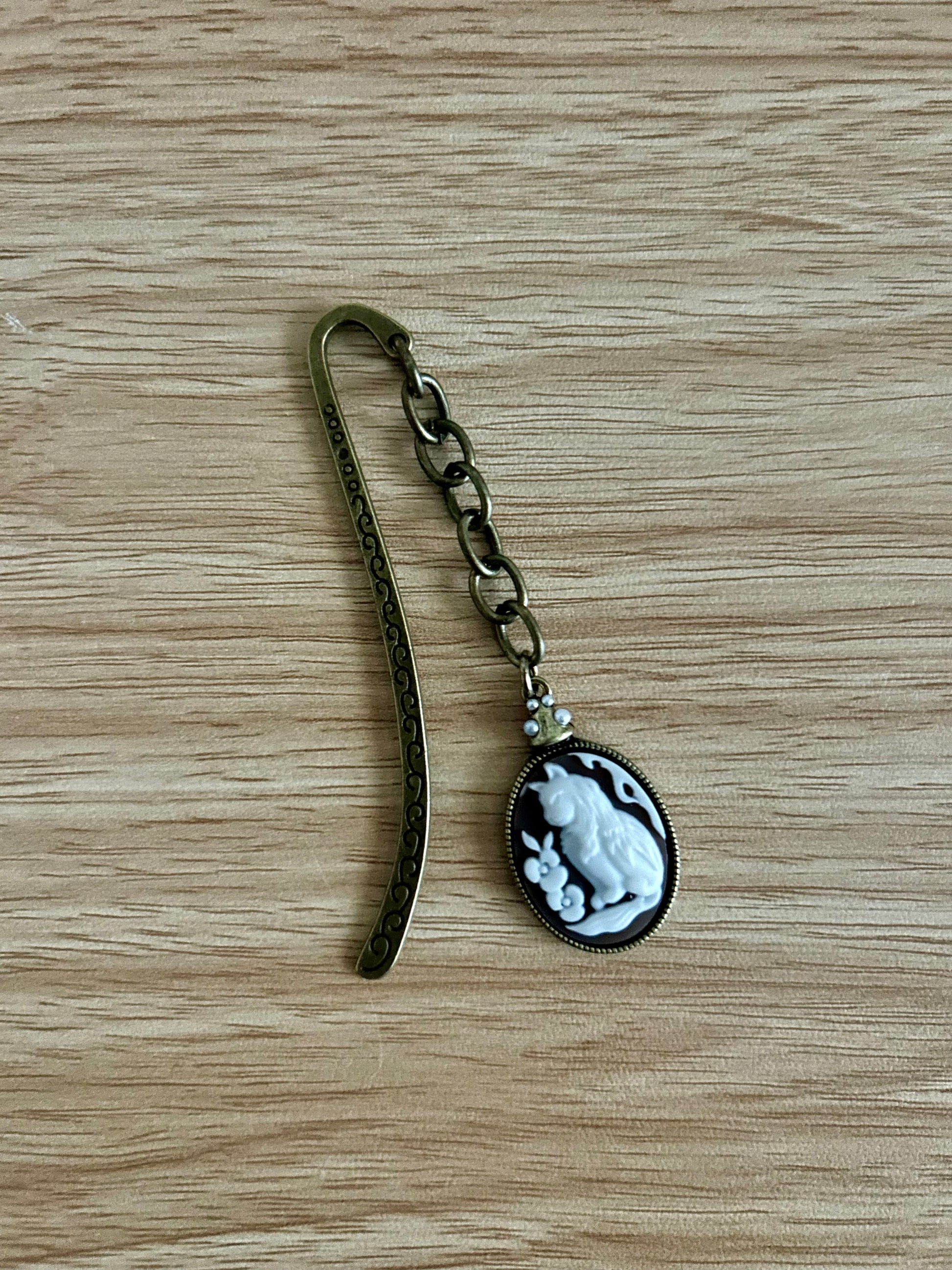 Vintage Cat Cameo Bookmark-1