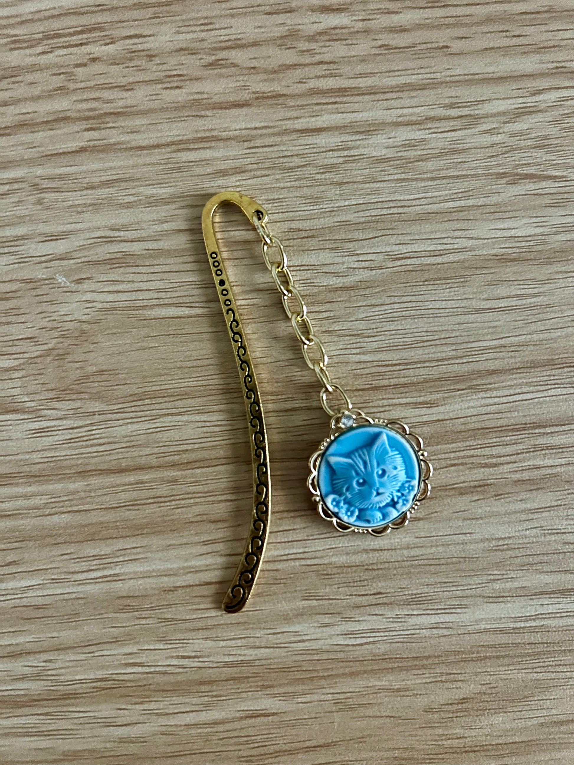 Blue Kitten Cameo Bookmark-1