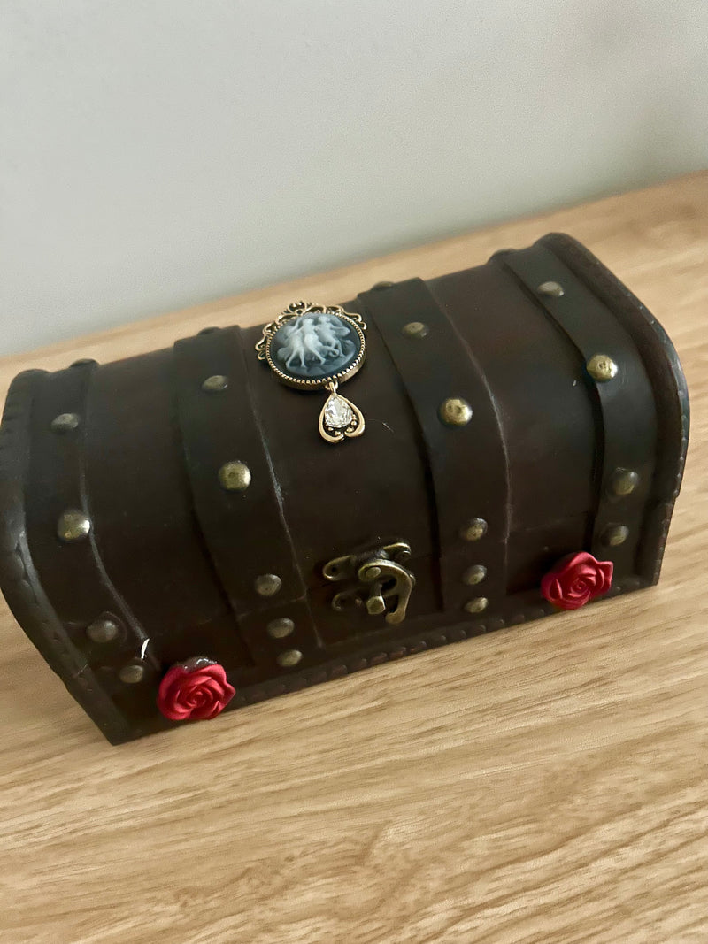 The Alchemist’s Chest - Trinket Chest with Potions-zoom-