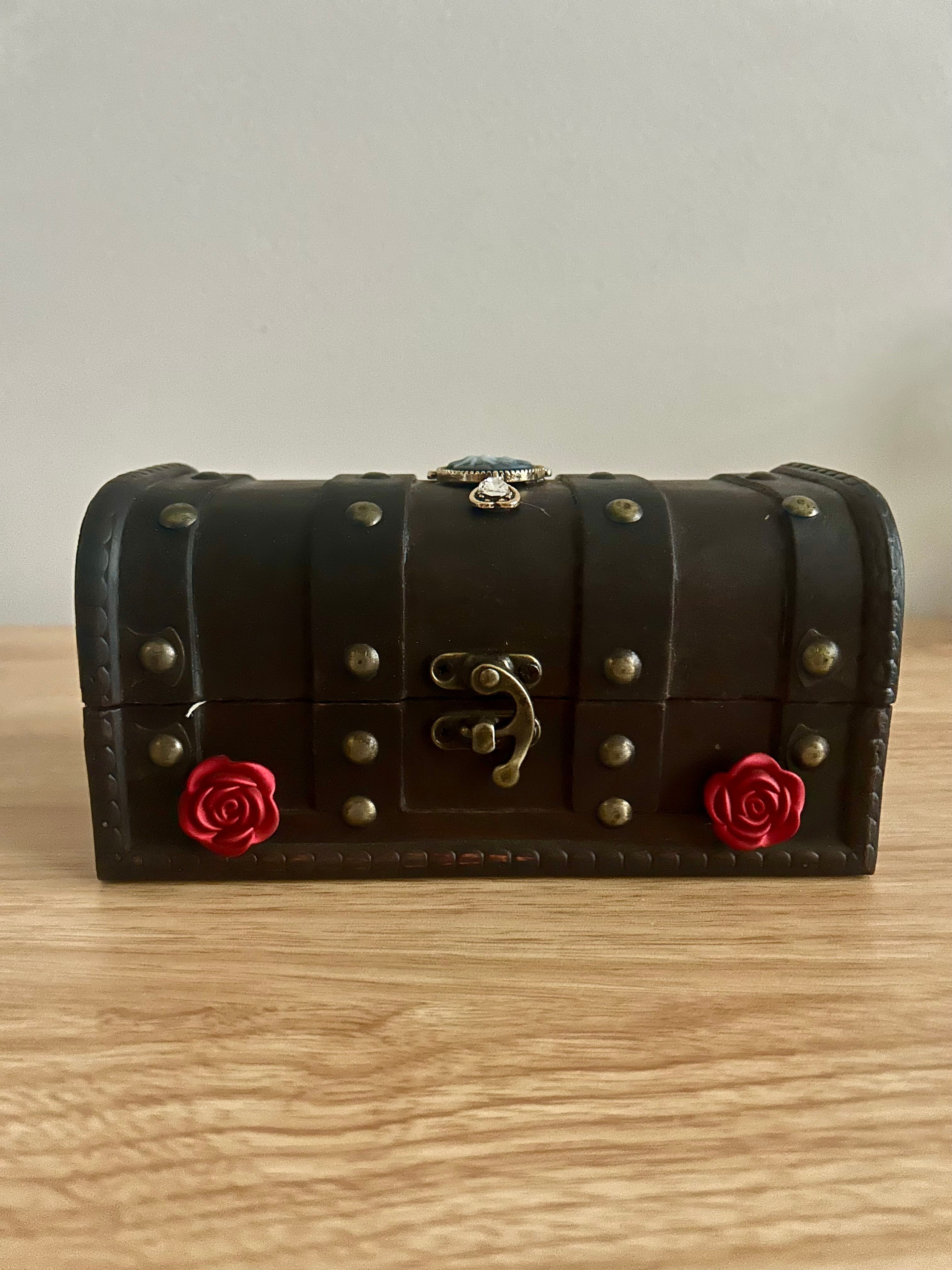 The Alchemist’s Chest - Trinket Chest with Potions-zoom-3