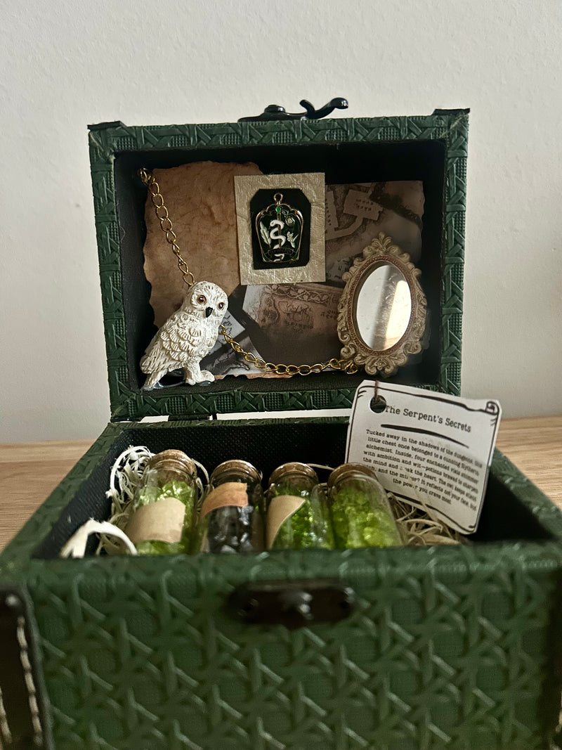The Serpent’s Secrets - Trinket Chest with Potions-zoom-