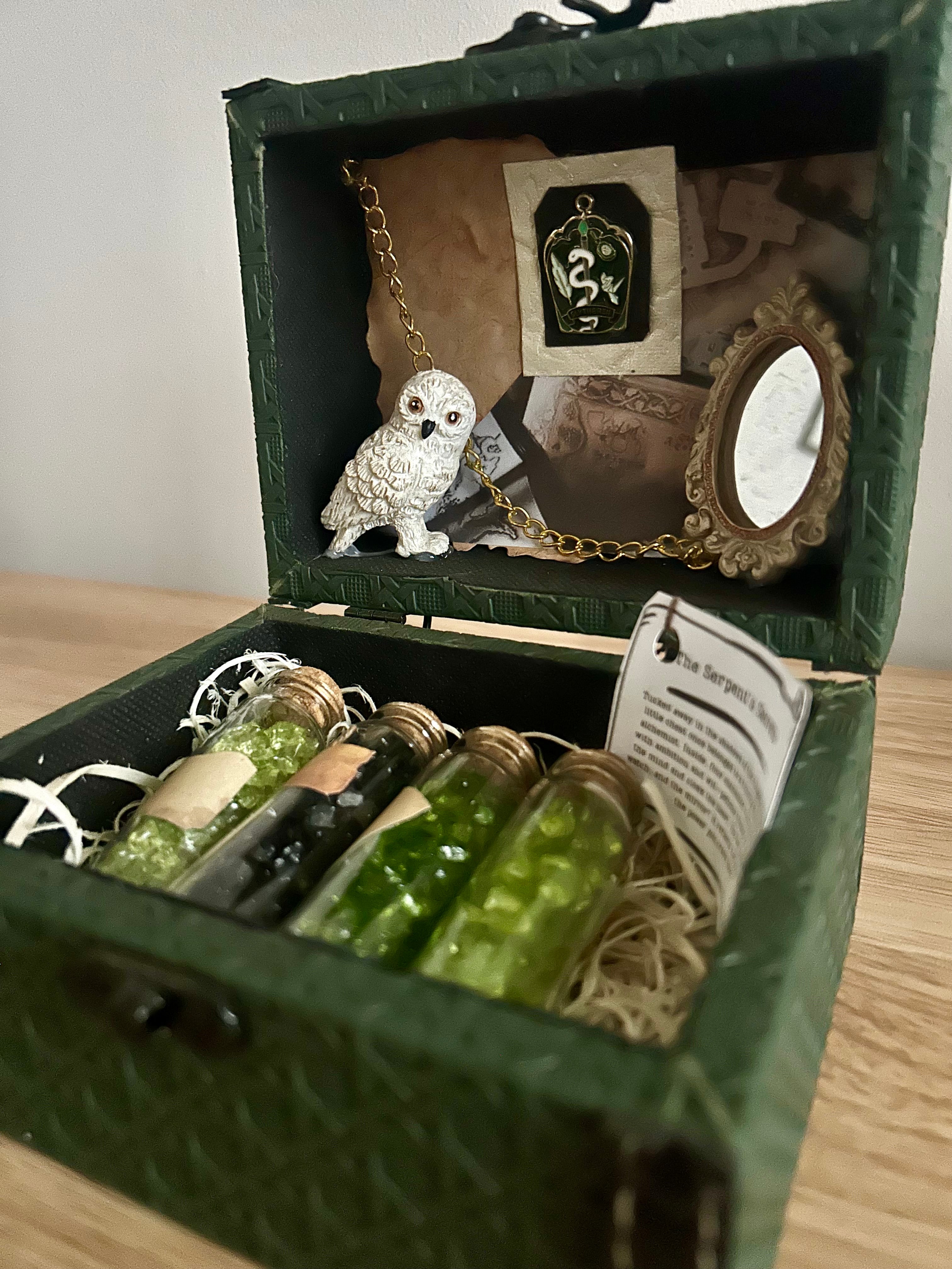 The Serpent’s Secrets - Trinket Chest with Potions