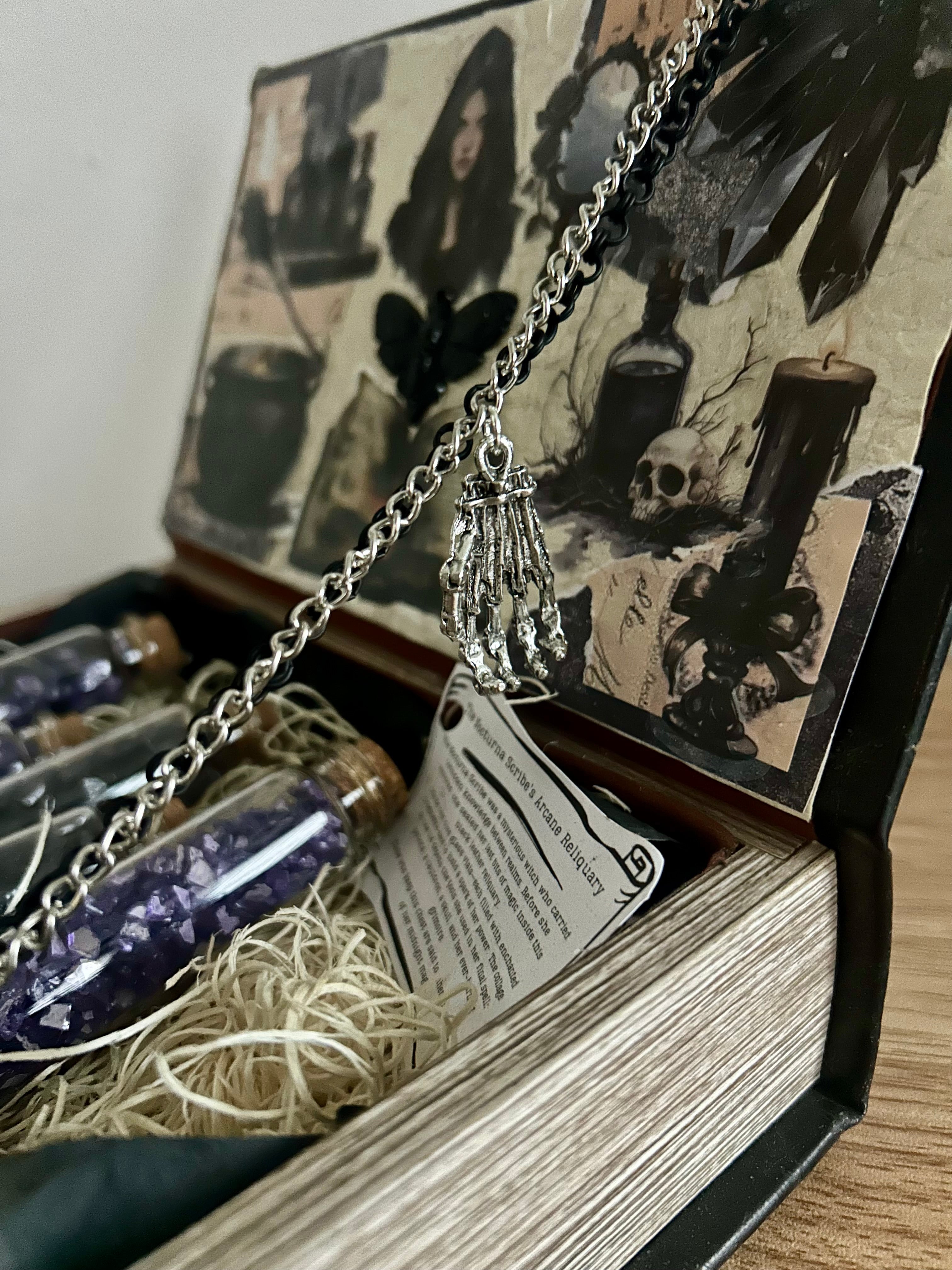 The Nocturna Scribe’s Arcane Reliquary-zoom-3