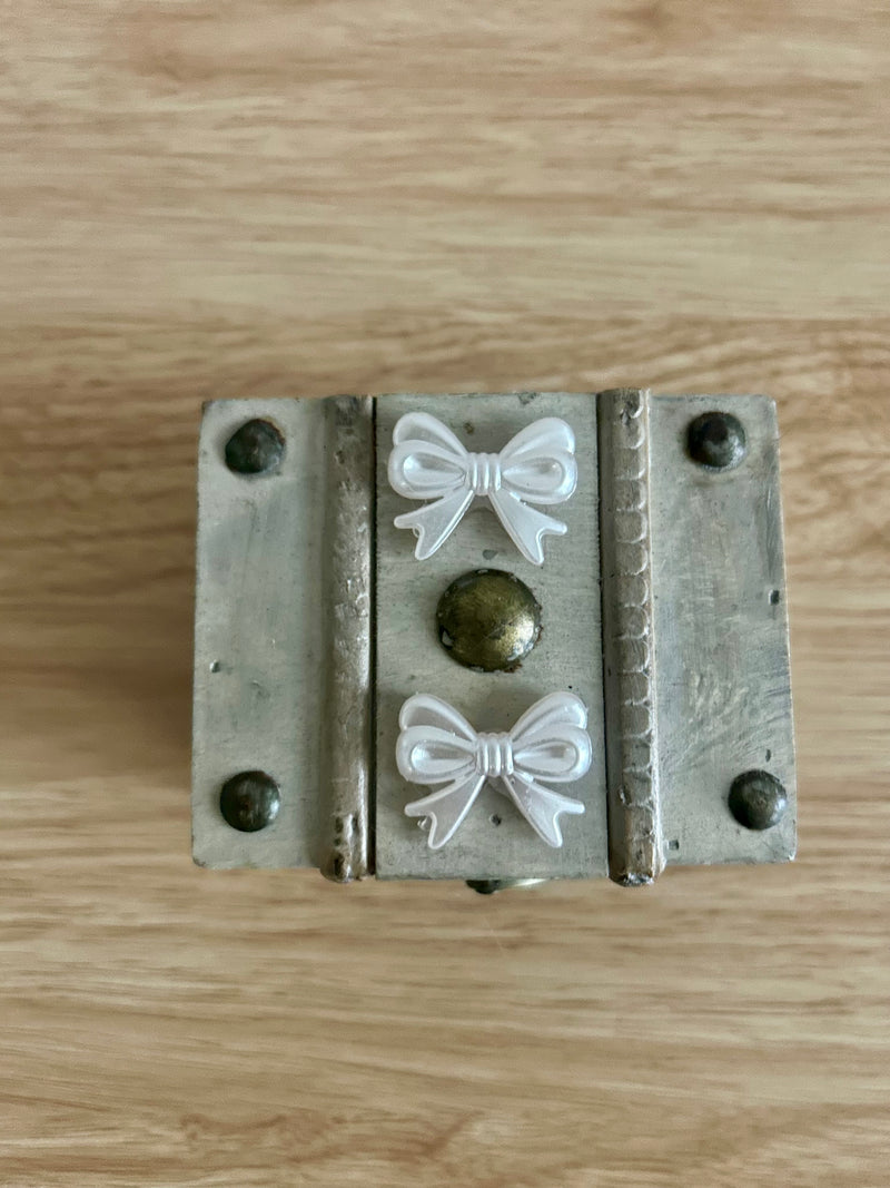 The Fluttering Rose Charm Chest-zoom-