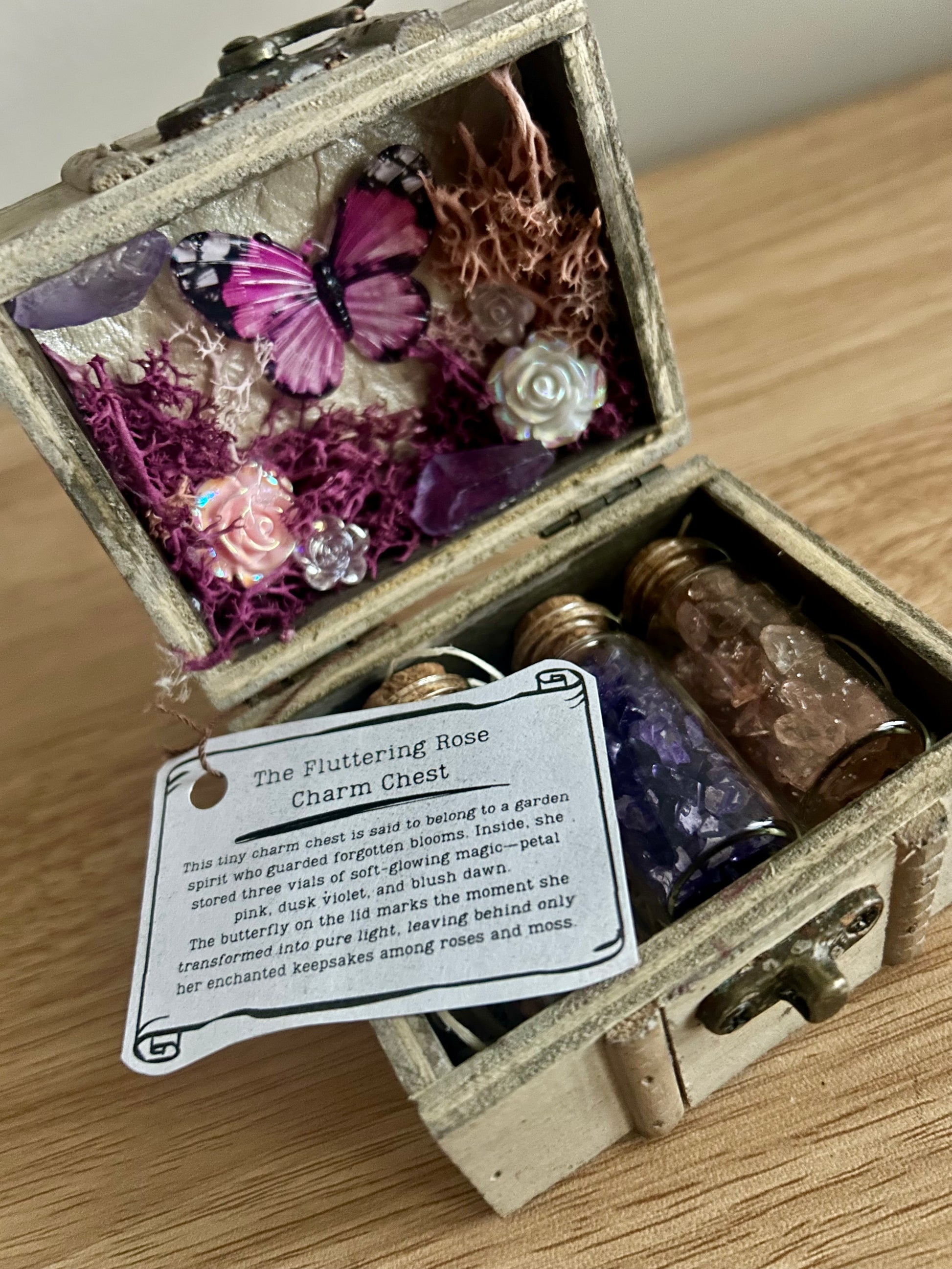 The Fluttering Rose Charm Chest-1