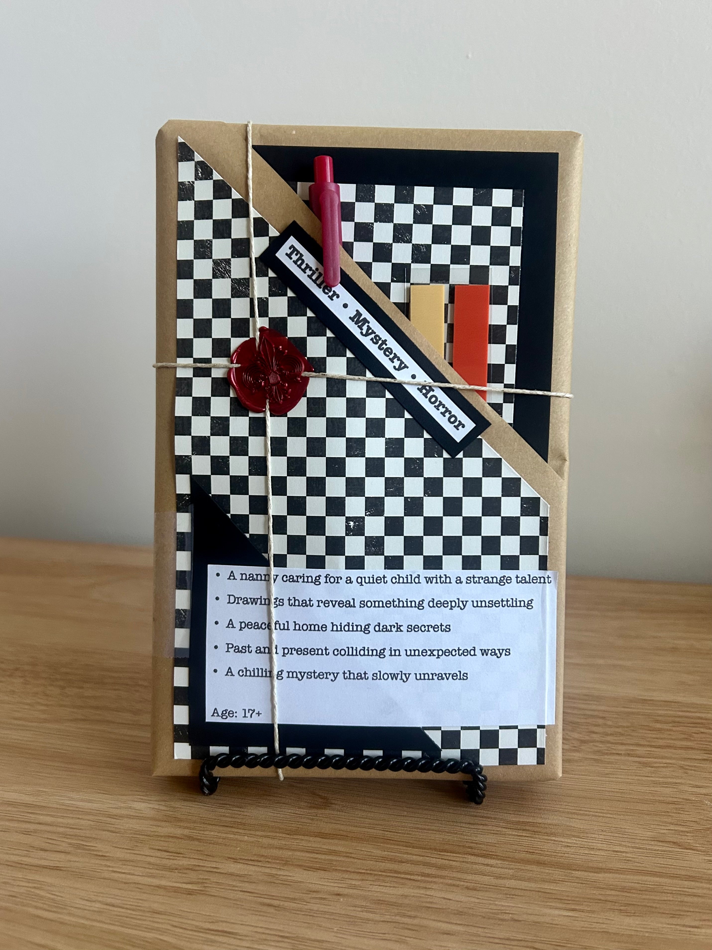 Thriller • Mystery • Horror - Blind Date Book-zoom-1