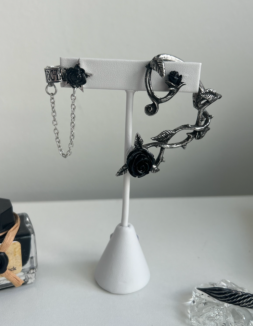 Rosa Nocta Ear Cuff