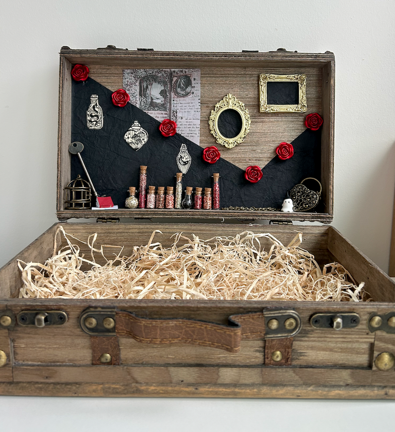 Crimson Curator’s Treasure Chest-zoom-